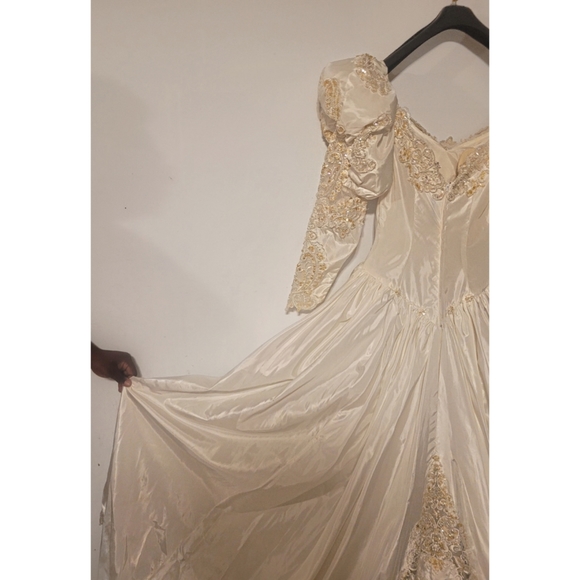 Vintage Princess Cut Wedding Dress - Picture 7 of 13